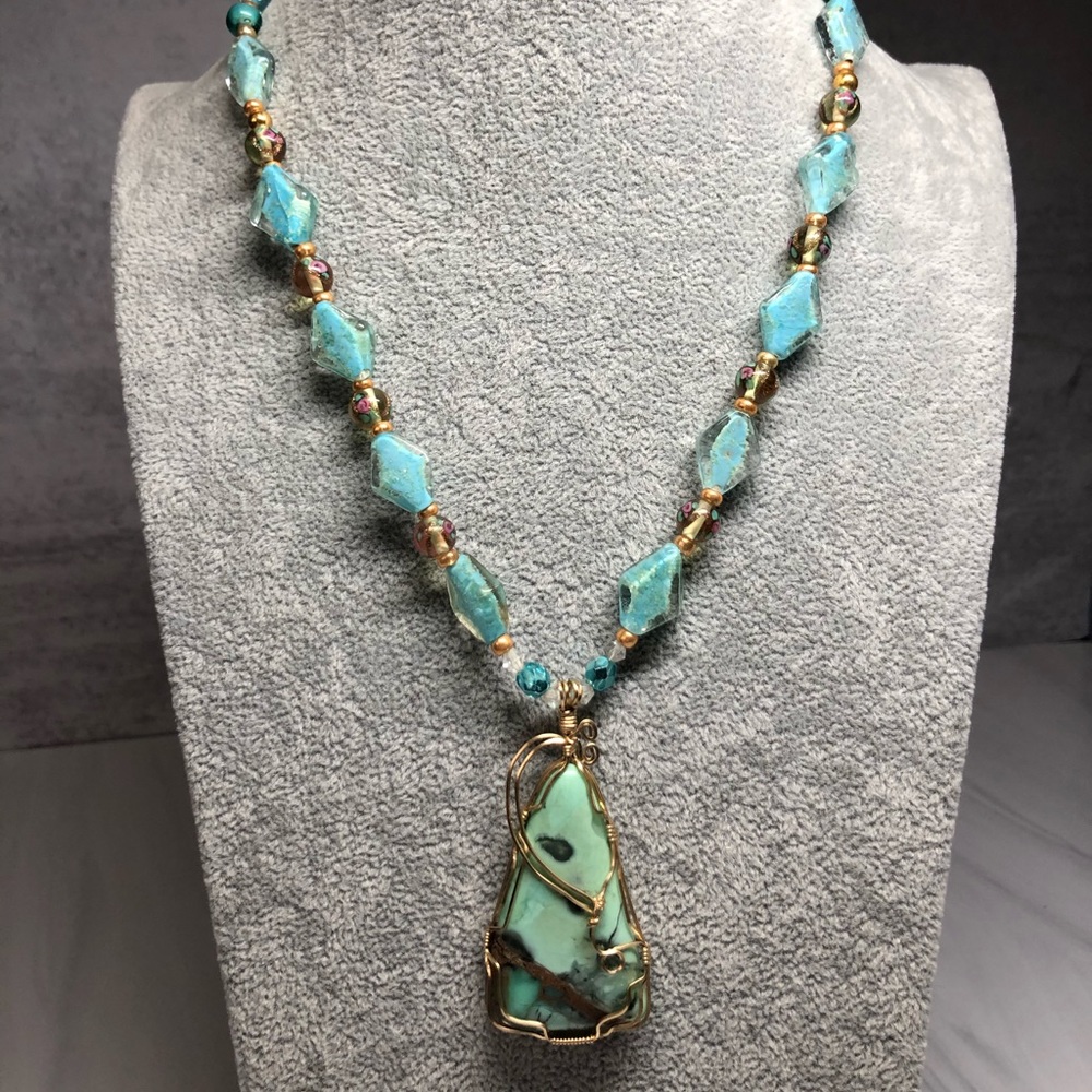 Handcrafted pendant necklace crystal glass beads